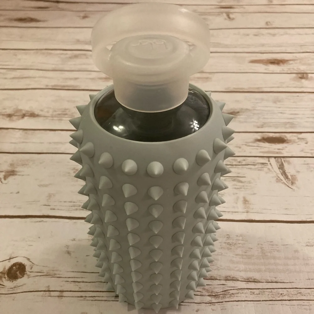 BKR Water Bottle Spiked London Gray Sleeve